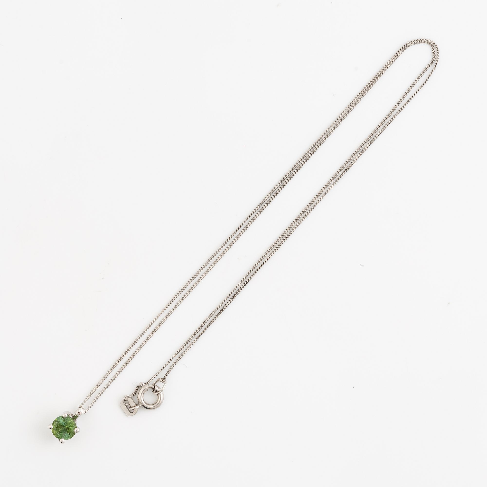 Necklace 14K white gold with green tourmaline.