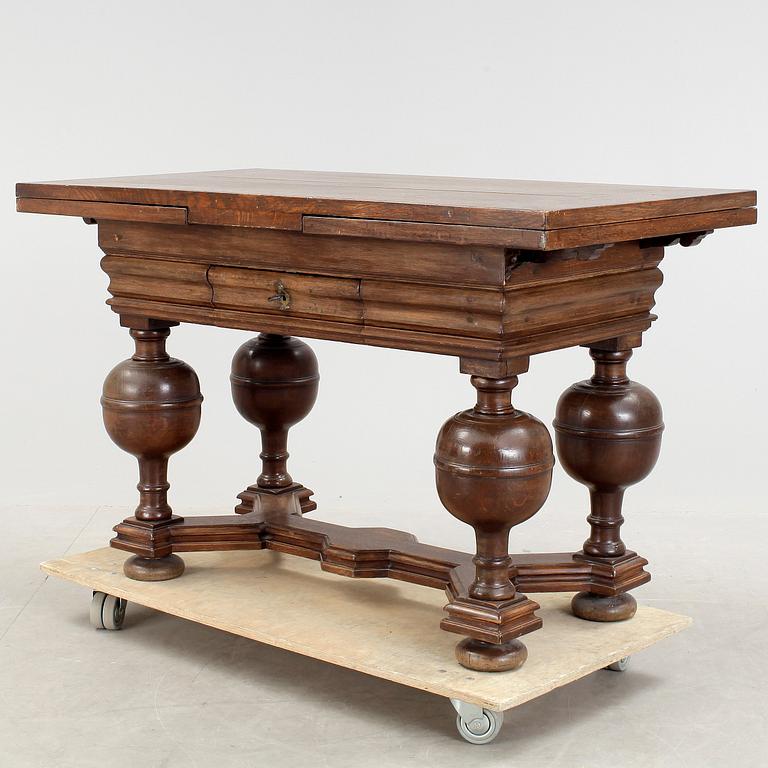 BORD, barockstil, omkring 1900.