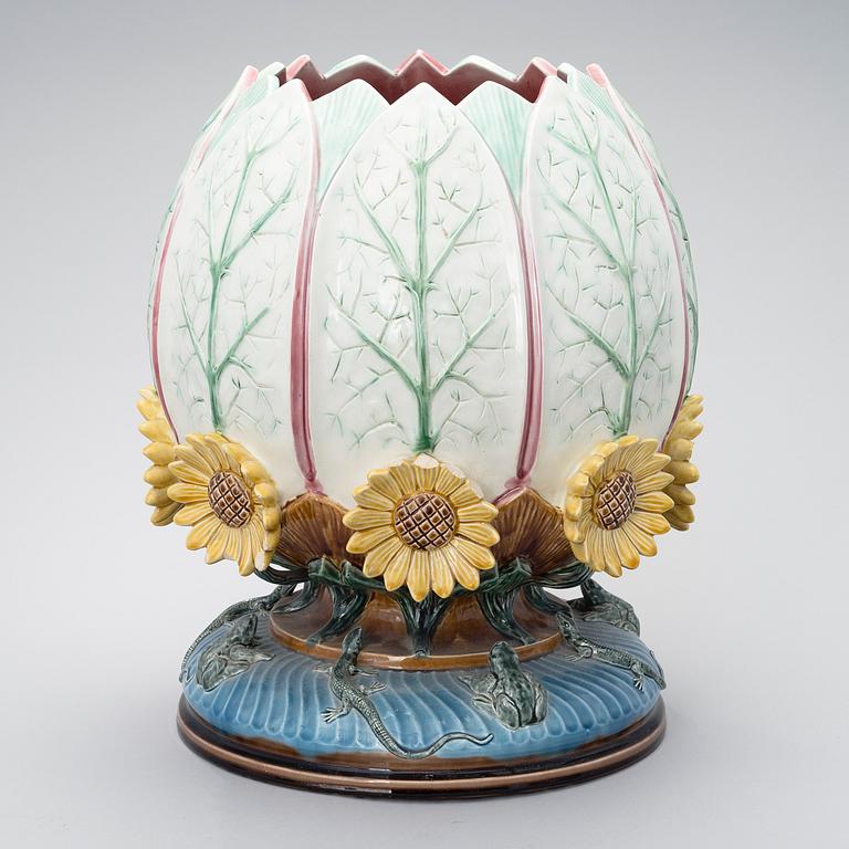 A FLOWER POT, maiolica, Arabia ca 1911.