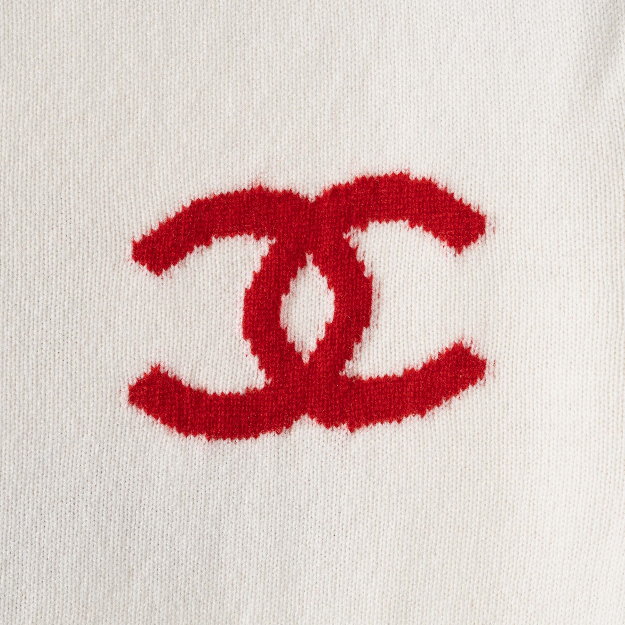 Chanel, tröja, fransk storlek 34.