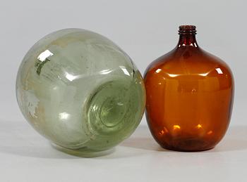 DAMEJEANNER, 2 st, glas, 1900-talets första hälft.