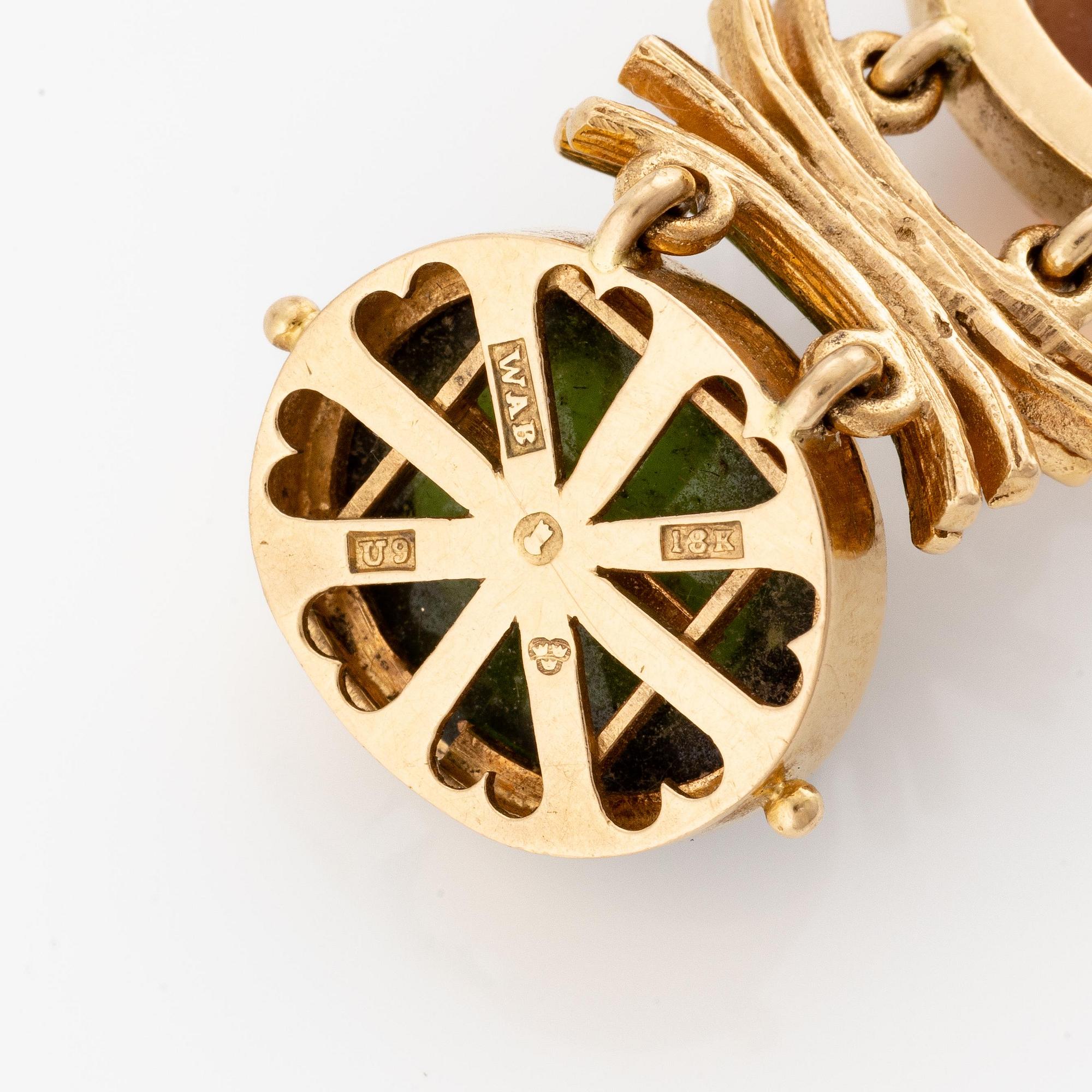W.A. Bolin, design Barbro Littmarck, armband, 18K guld med cabochonslipade färgstenar, Stockholm 1970.