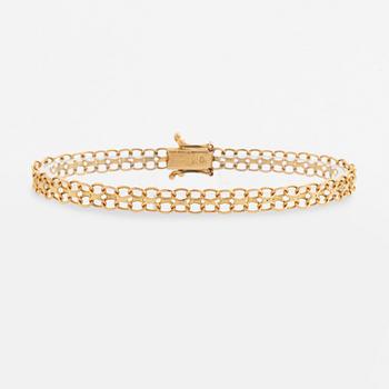 18K gold bracelet.