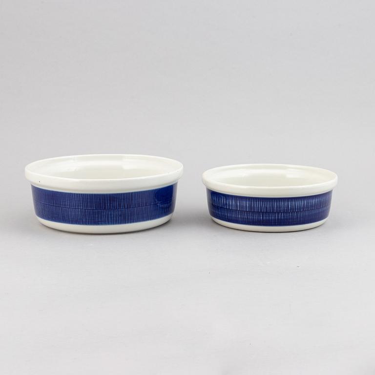 A Hertha Bengtsson 'Koka Blå' dinner service, 84 pcs, Rörstrand, designed 1956.