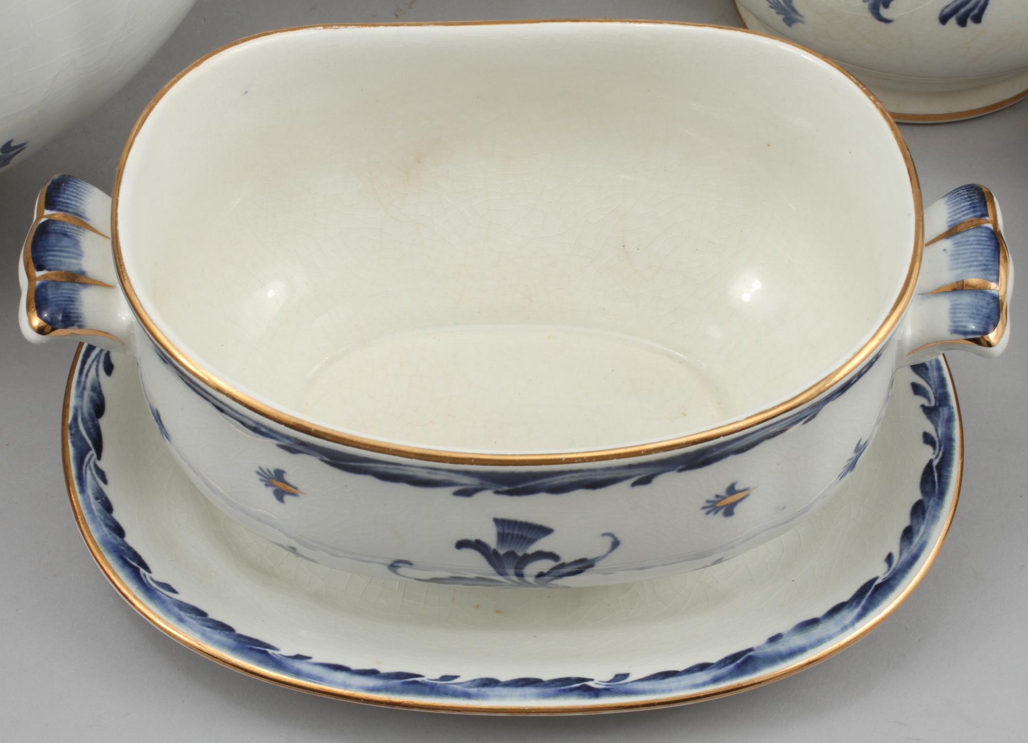 SERVISDELAR, 53 st, flintgods, "Orust", Rörstrand, 1900-talets första hälft.