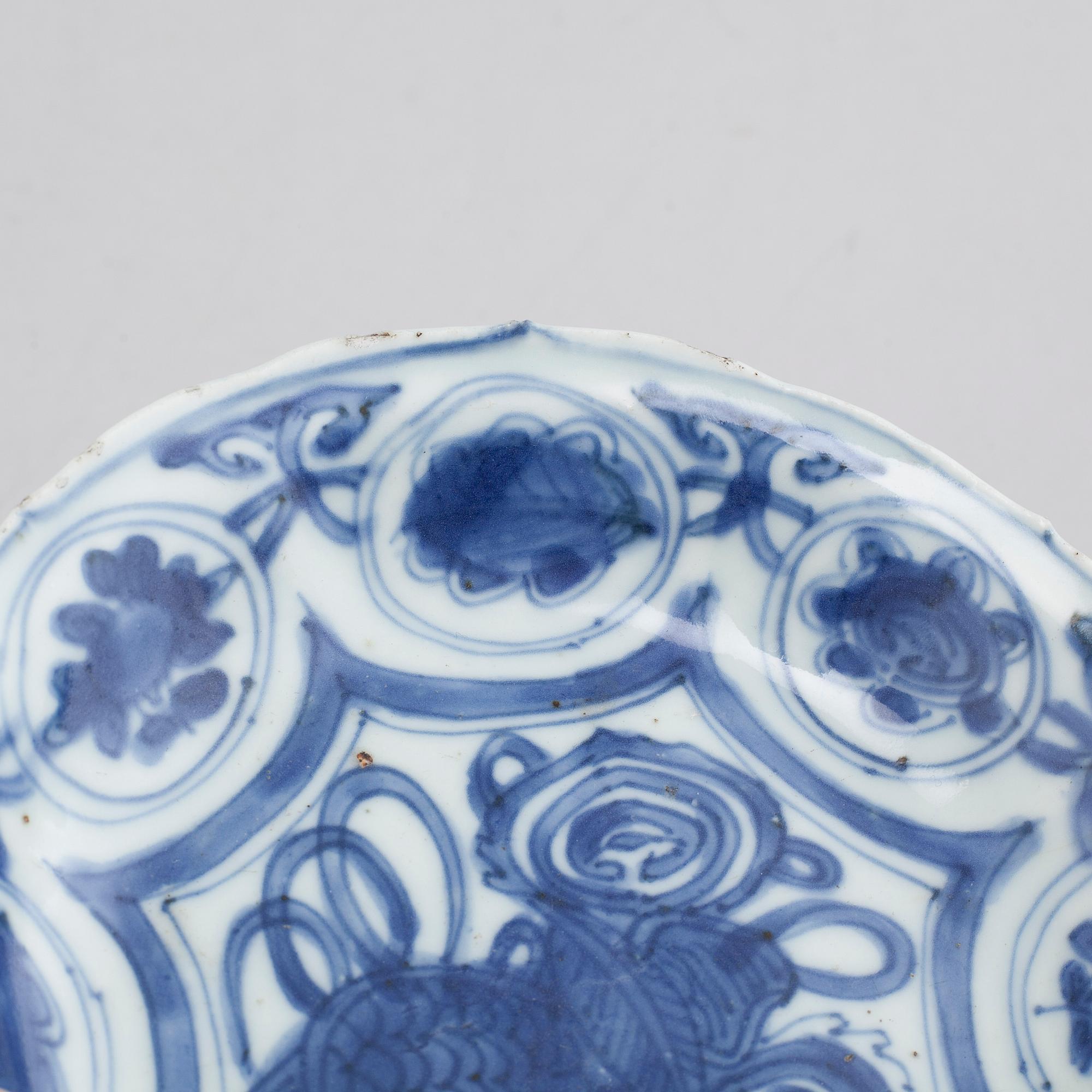 A small dish in blue and white porcelain, Wanli (1573-1620).