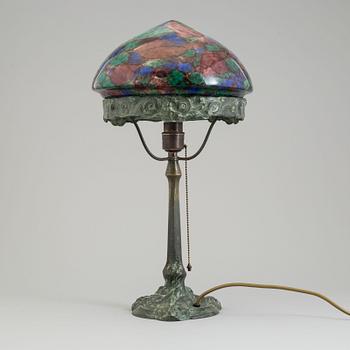 ALICE NORDIN, attributed to. An Art Nouveau bronze table light frpm Böhlmarks, early 20th Century.