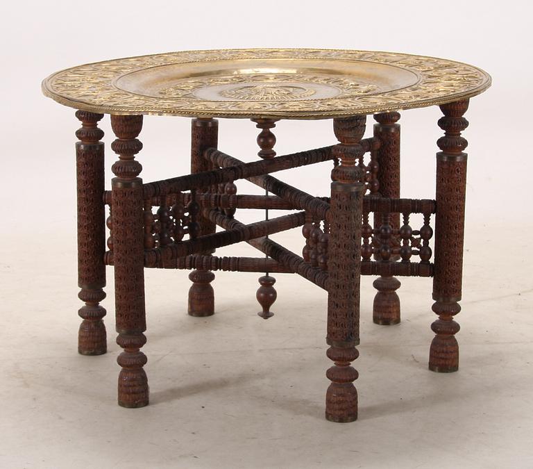 RÖKBORD, orientaliskt. 1900-tal.