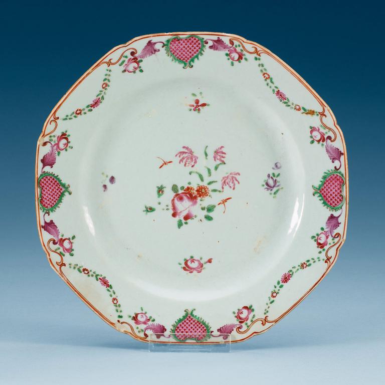 TALLRIKAR, 12 stycken, kompaniporslin. Qing dynastin, Qianlong (1736-95).