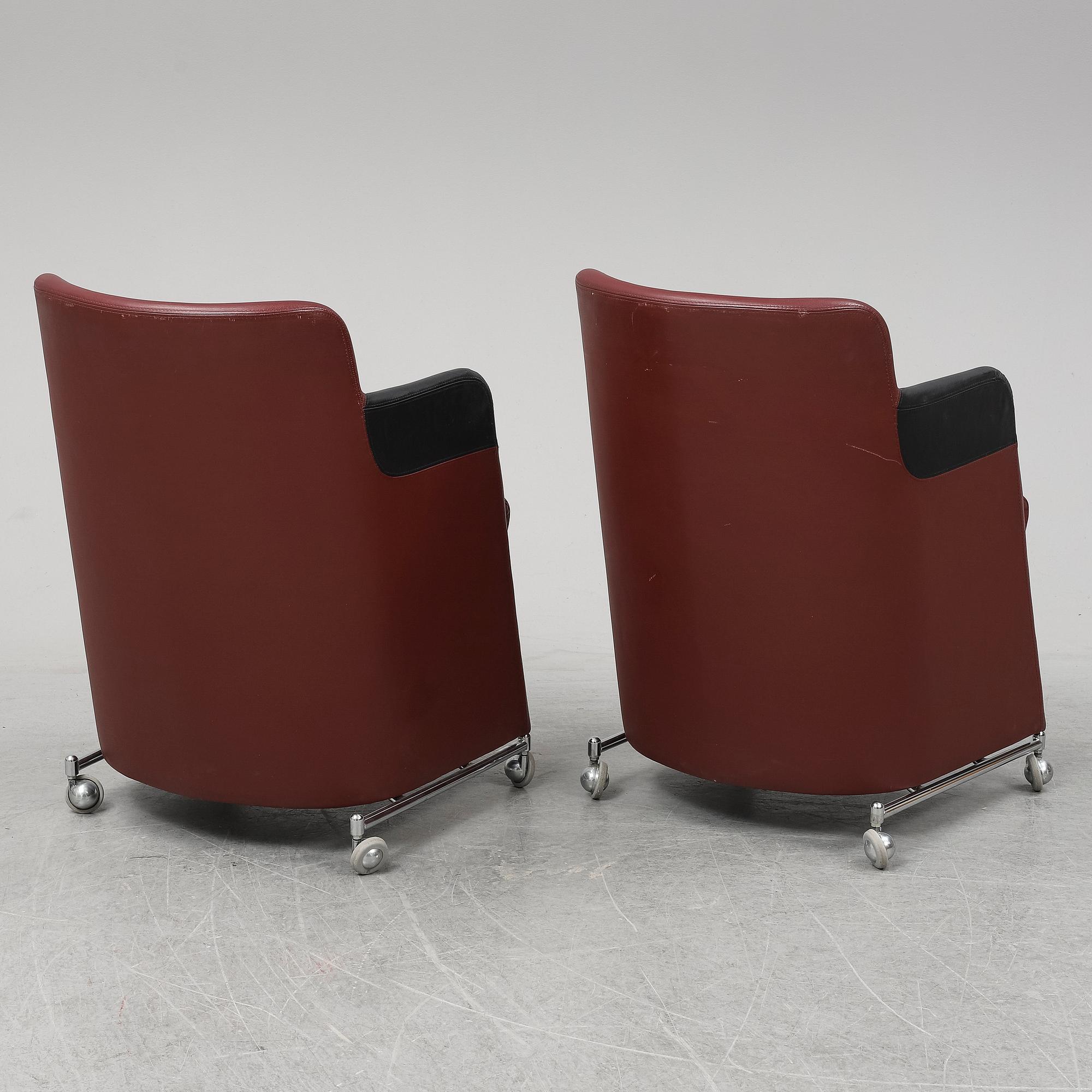 BÖRGE LINDAU & BO LINDEKRANTZ, a pair of 'Solo' easy chairs, Lammhults, 2000.
