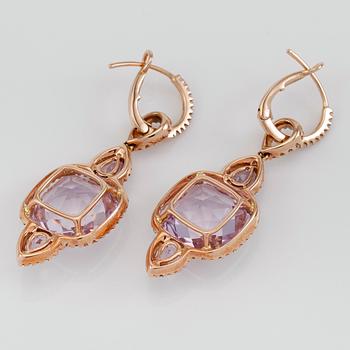 ÖRHÄNGEN, 1 par, 18K roséguld, diamanter tot ca 0.66 ct. och ametister tot ca 12.5 ct.