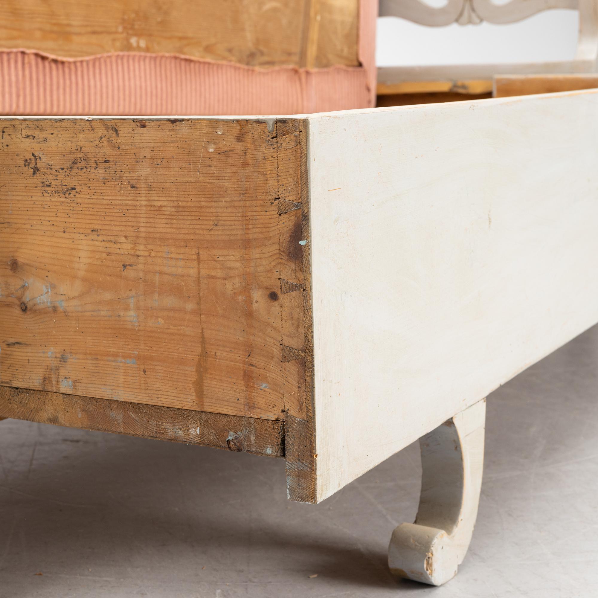 Soffa, sent 1800-talets mitt.