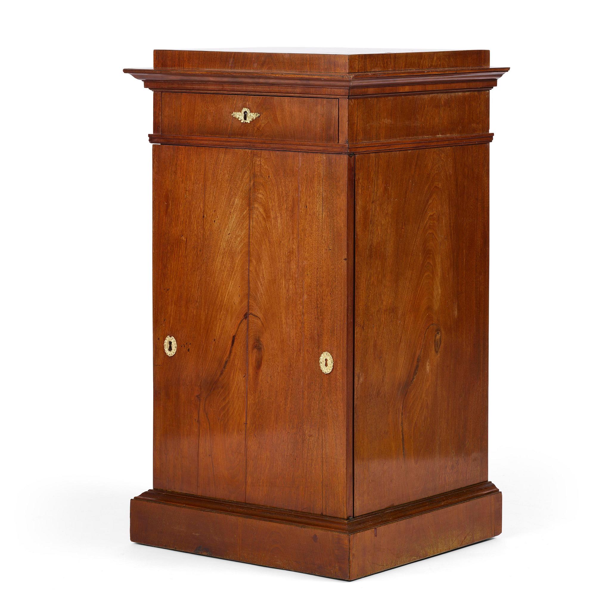 A Swedish Empire mahogny cabinet by J Öman (master 1815-1833).