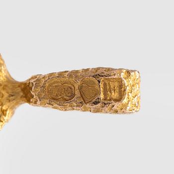 Björn Weckström, riipus, "Kultasammal", 14K kultaa ja sammalakaatti. Lapponia 1978.