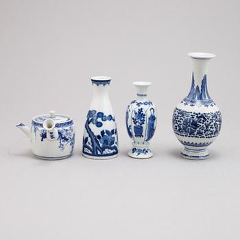 Two Chinese porcelain miniature vases, vase and miniature teapot, Kangxi (1662-1722) late Qing dynasty and 20th century.