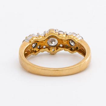 RING 18K gold and whitegold brilliant-cut diamonds approx 0,70 ct in total.