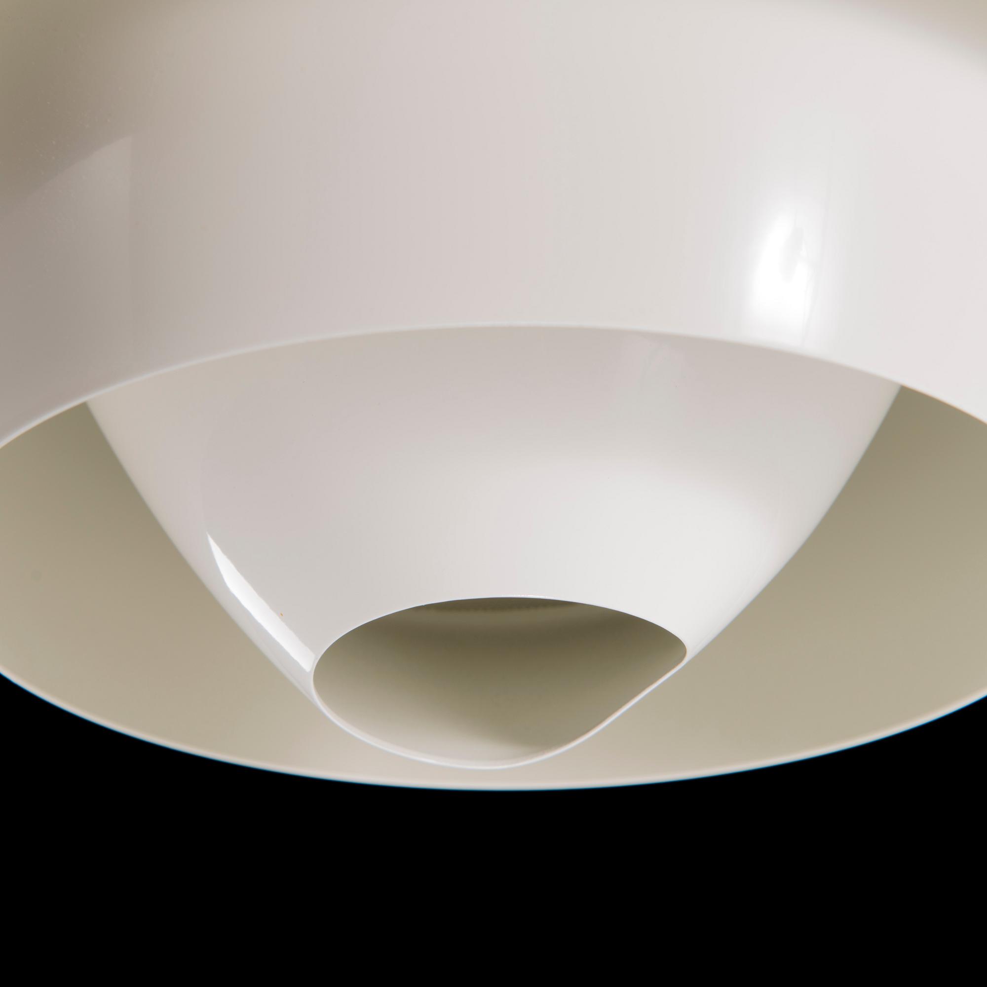 POUL HENNINGSEN, kattovalaisin, "PH Snowball", Louis Poulsen, Tanska 2000-luku.