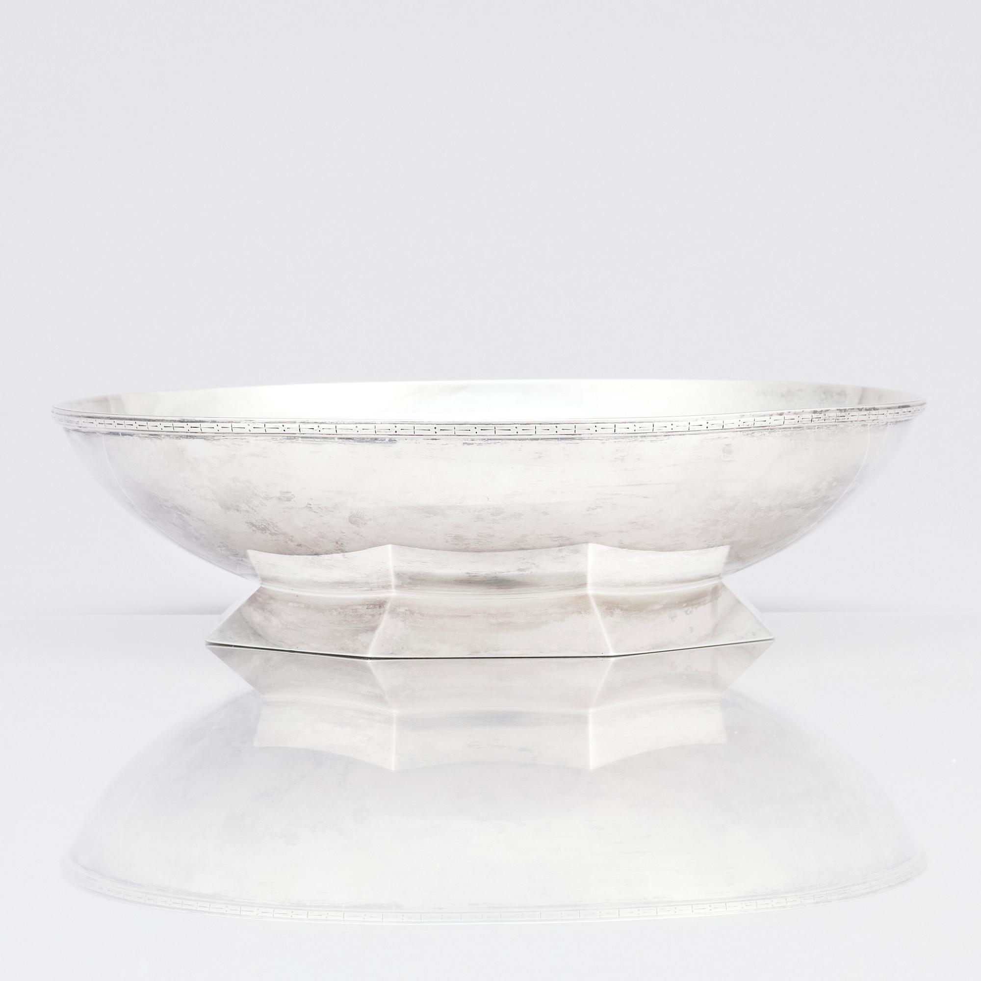 Wiwen Nilsson, a 900/1000 silver bowl, Lund, Sweden 1931.