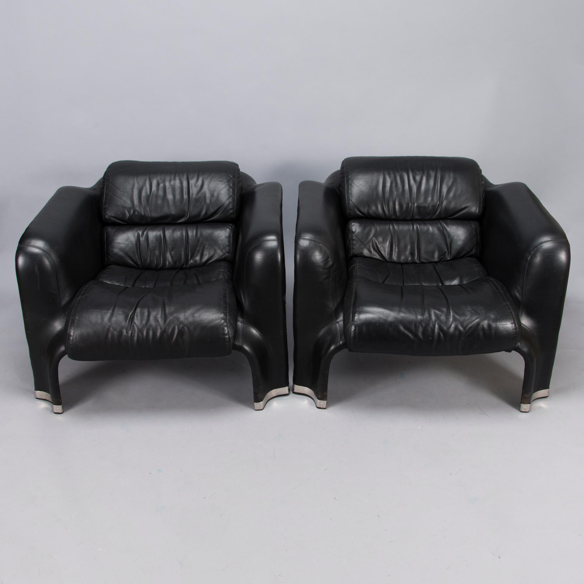 Pekka Perjo, A pair of 'Pohjola' armchairs for Haimi / Avarte.  Designed 1965.
