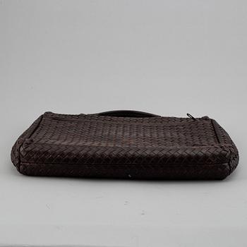 BOTTEGA VENETA, a lether briefcase.