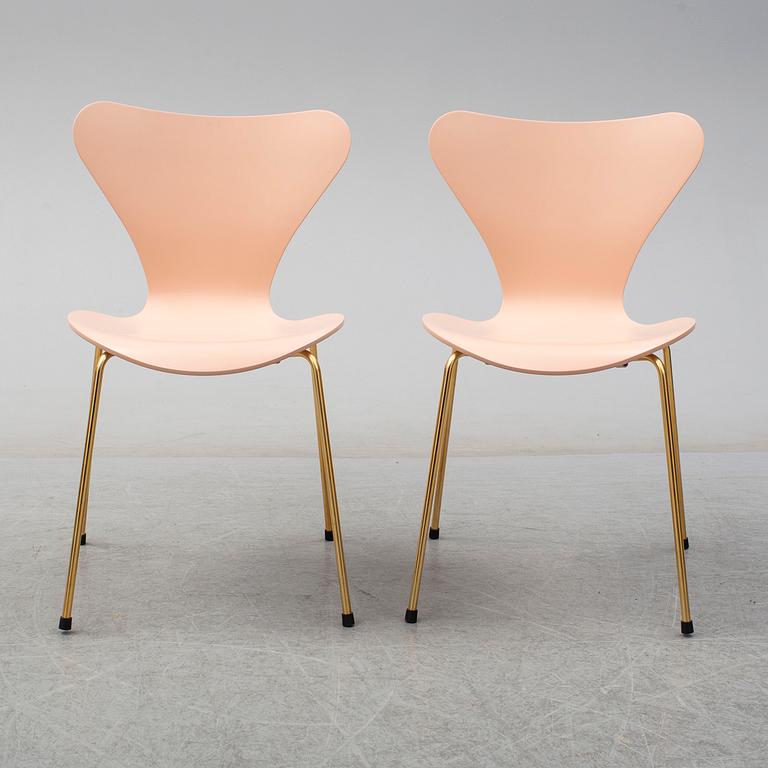 ARNE JACOBSEN, stolar, ett par, "Sjuan".