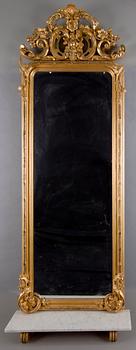 GOLVSPEGEL MED KONSOL, nyrokoko, etikettmärkt Hermann Tautz, Stockholm, sent 1800-tal.