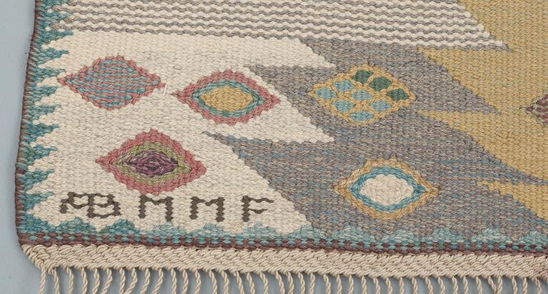 CARPET. "Tånga, ljus". Tapestry weave (Gobelängteknik). 226,5 x 182,5 cm. Signed AB MMF BN.
