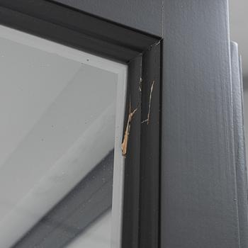 Vitrinskåp, "V2 ", Lindebjerg Design, samtida tillverkning.