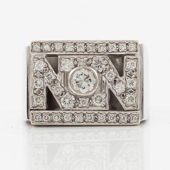 Ring, 18K white gold set with brilliant-cut diamonds.