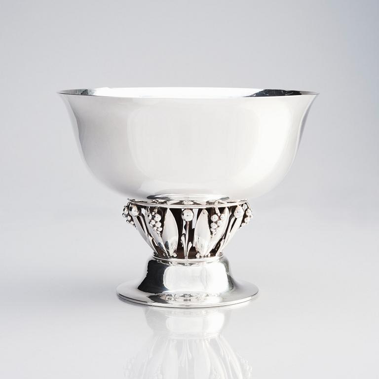 Georg Jensen, a sterling silver bowl, Copenhagen 1925-1932, design nr 197A.