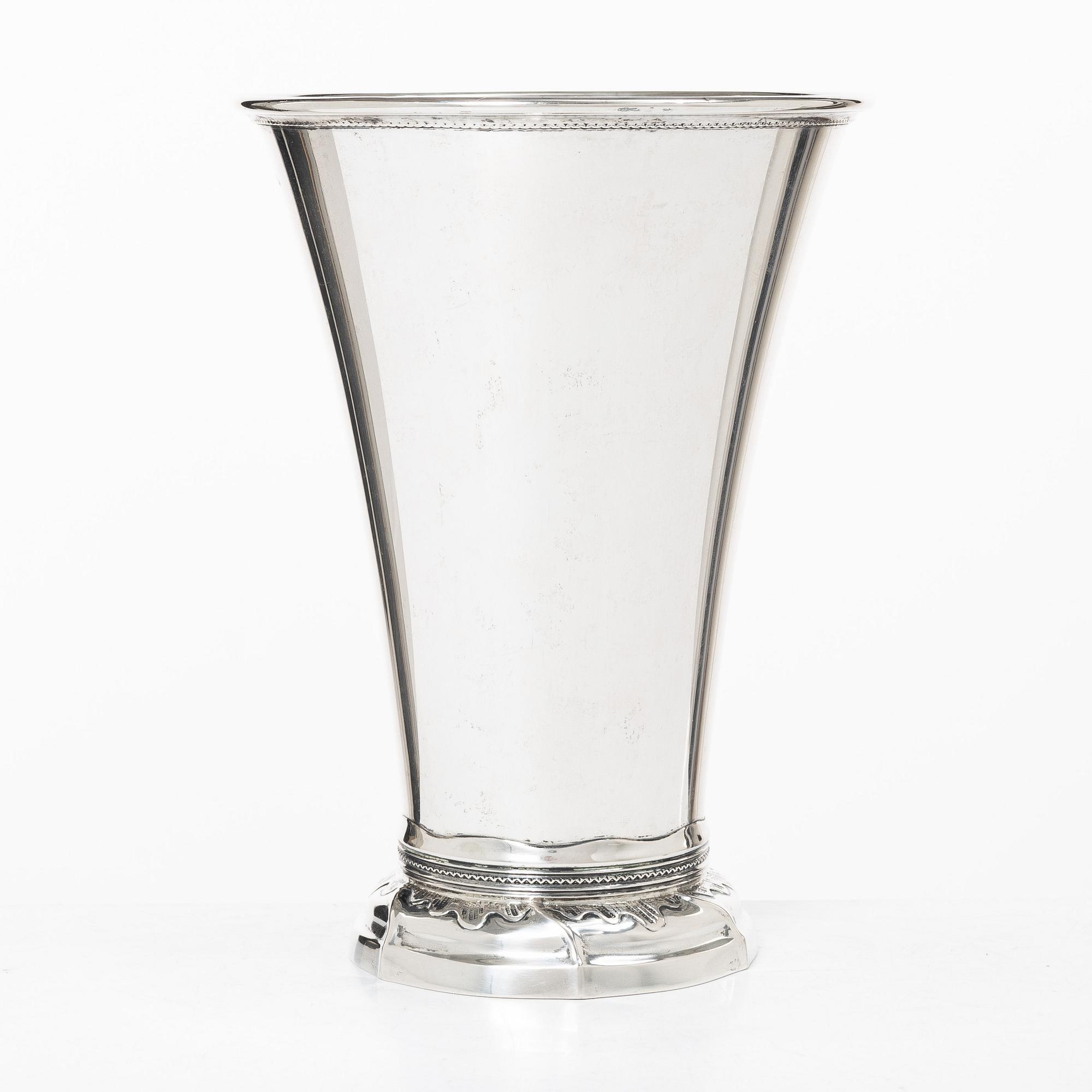 C.G. Hallberg, A Swedish silver Rococo-style beaker, Stockholm 1912.