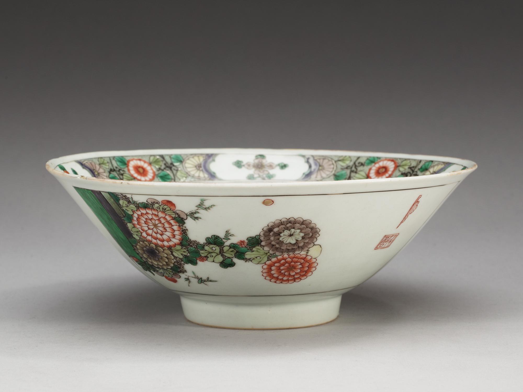 A famille verte bowl, Qing dynasty, Kangxi (1662-1722).