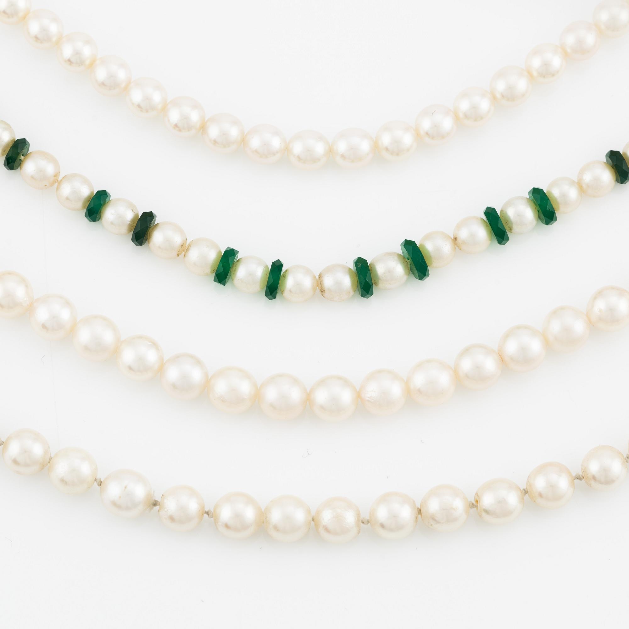 Four necklaces with cultured pearls and chrysoprase.