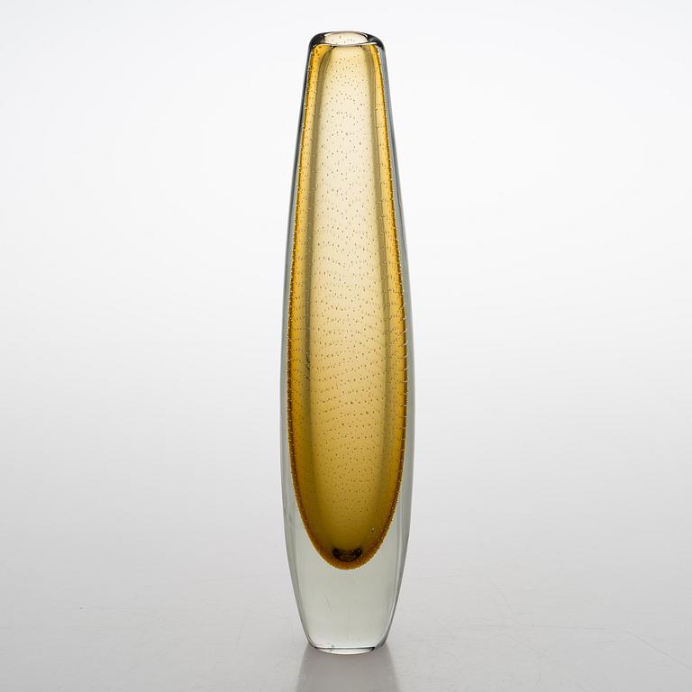 GUNNEL NYMAN, A glass vase signed G. Nyman Nuutajärvi Notsjö.