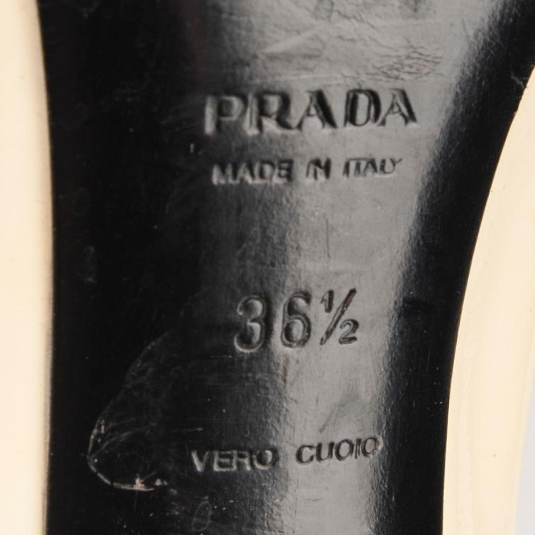 SKOR, Prada.