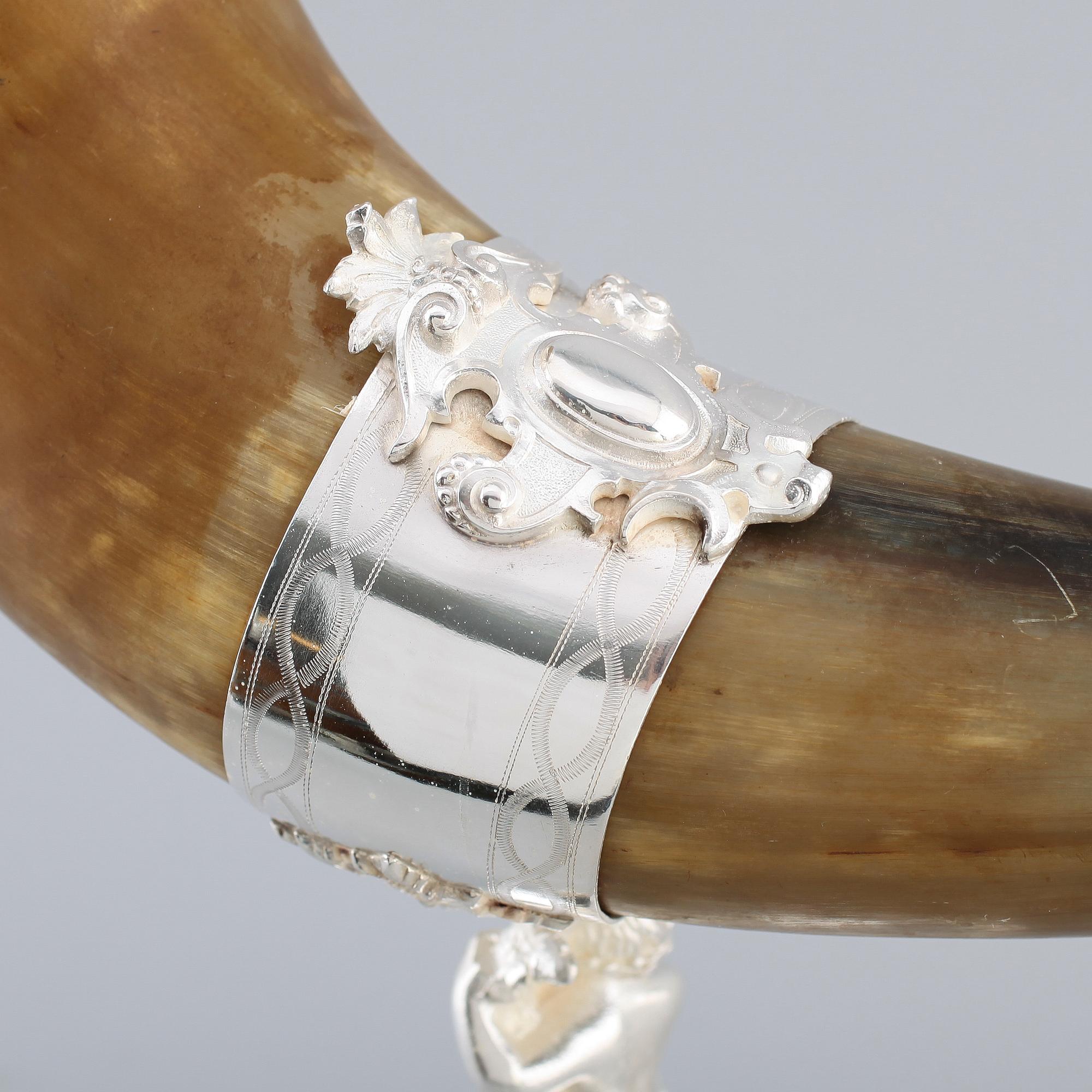 MJÖDHORN, nysilver och horn, 1900-talets första hälft.