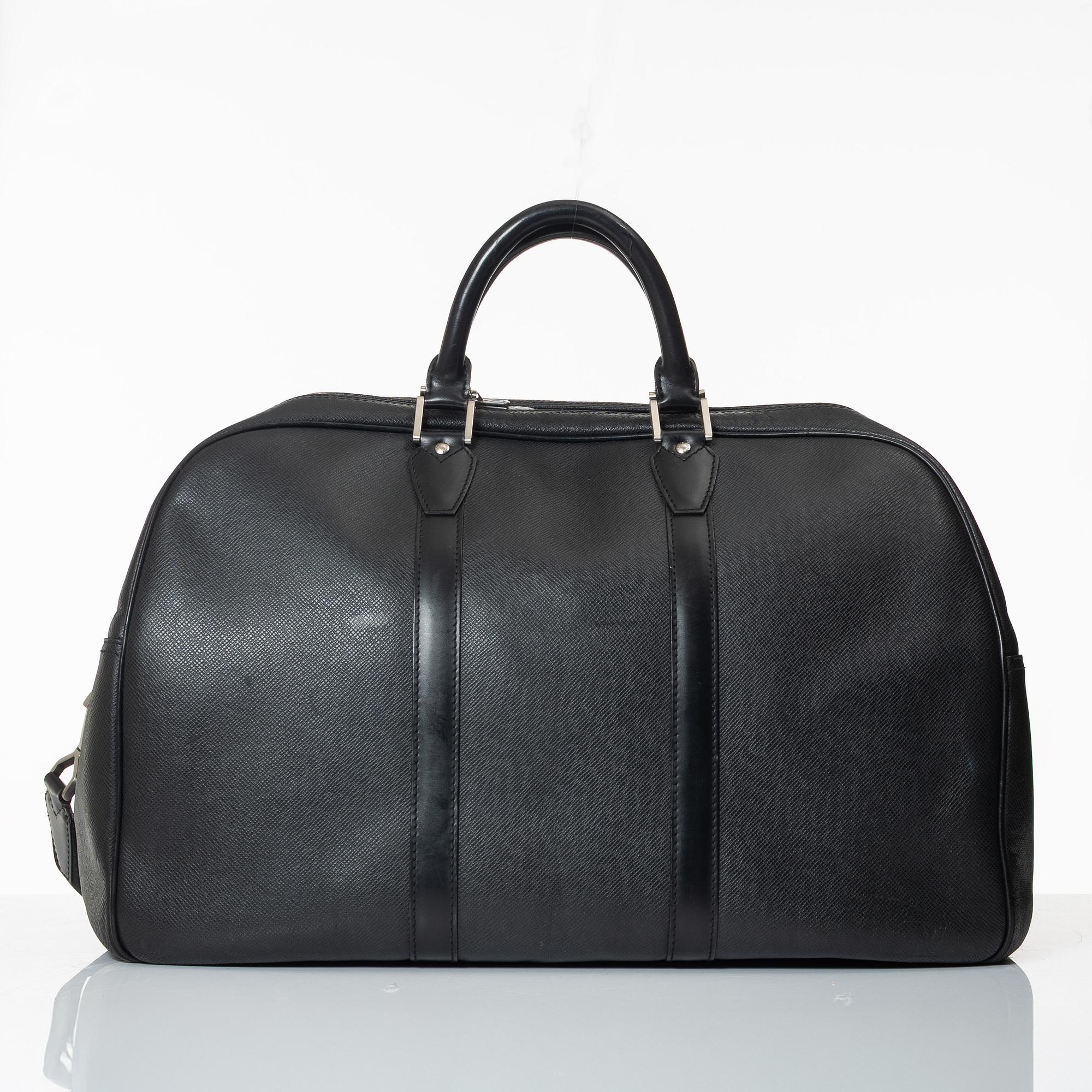 Louis Vuitton, weekendväska, "Taiga Kendall PM".