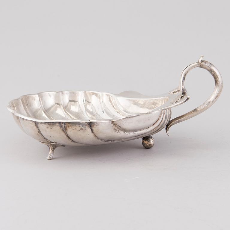 A RUSSIAN SILVER BREAD BASKET, Moscow 1871, makers mark М.Ш.