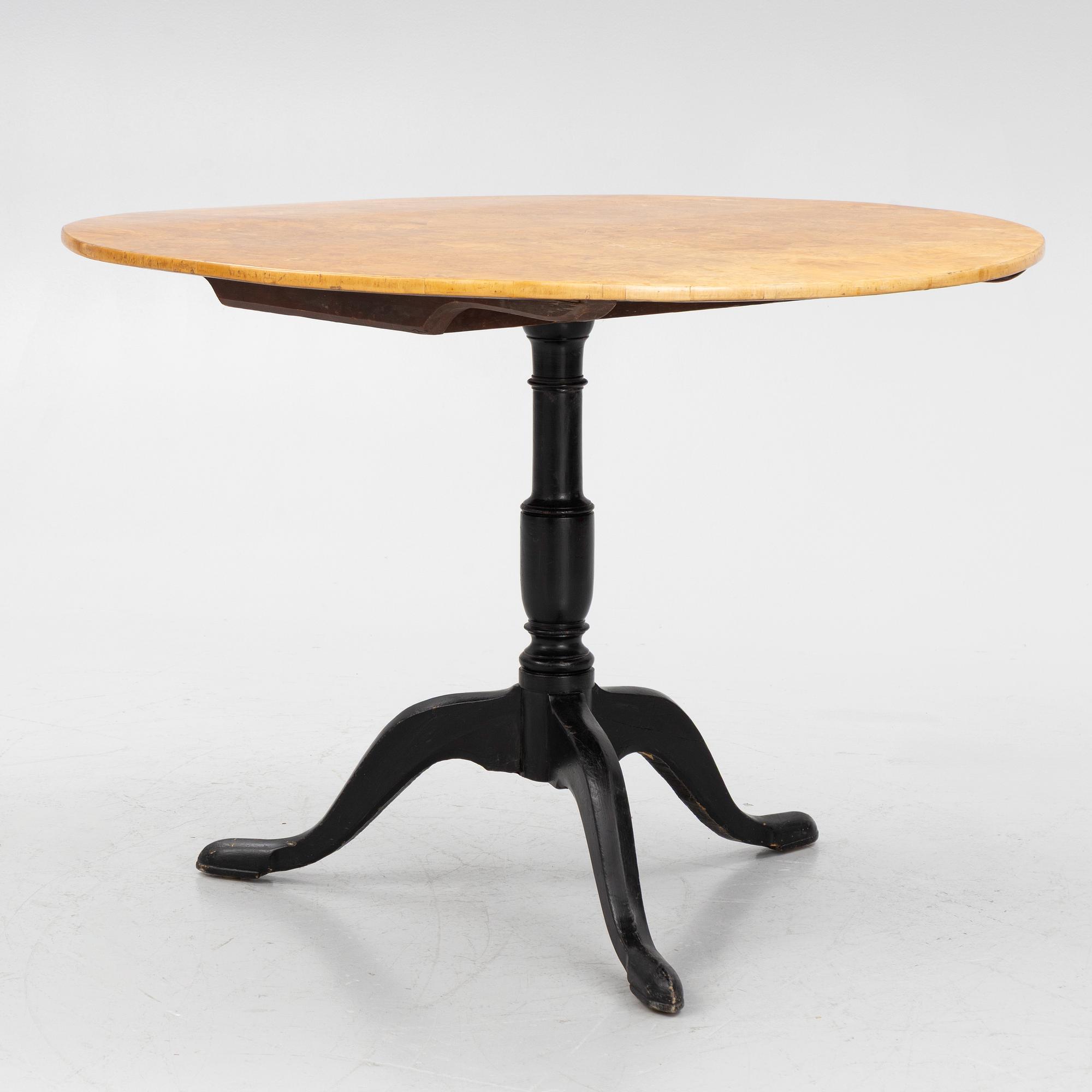 Folding table, alder root veneer circa 1800.