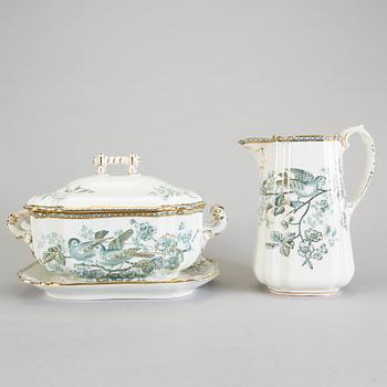 MATSERVIS, 71 delar "Wexiö Guld", Gustavsberg. Flintgods. Formgiven av Arvid Ekberg och i produktion 1892-1939.