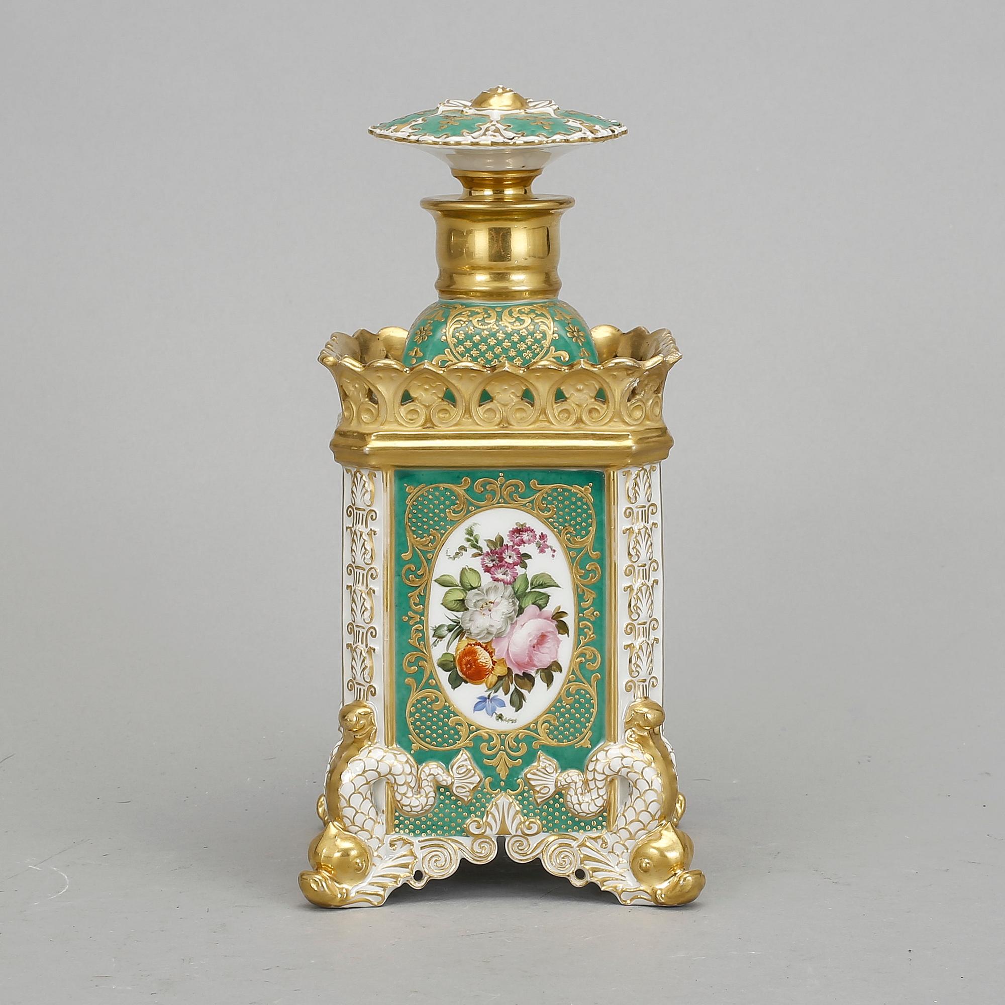 FLACON, porslin, Jacob Petit, Frankrike, 1800-tal.