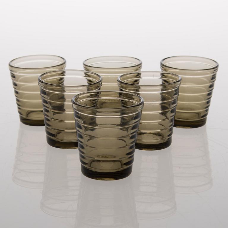 A 17-piece set of Bölgeblick Glassware by Karhula.