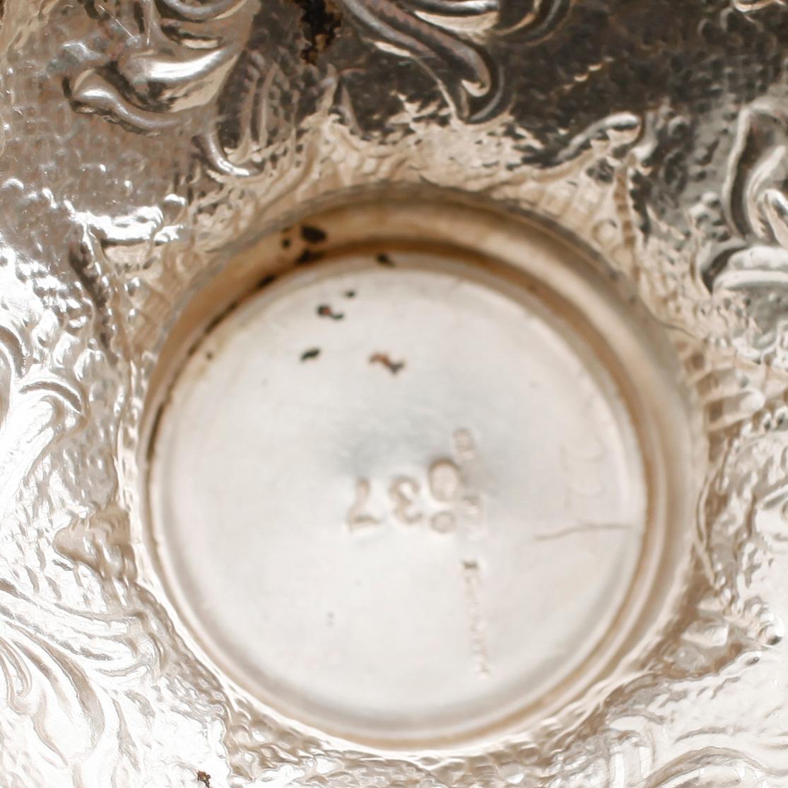 SOCKERSTRÖARE, silver, svenska importstämplar, 1900-talets första hälft. Vikt ca 220 gram.