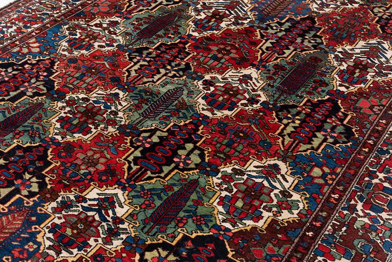 Matta, Bakhtiari, ca 314 x 222 cm.
