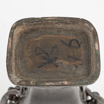 Vaser, 3 st, brons, Kina, 1800-tal.