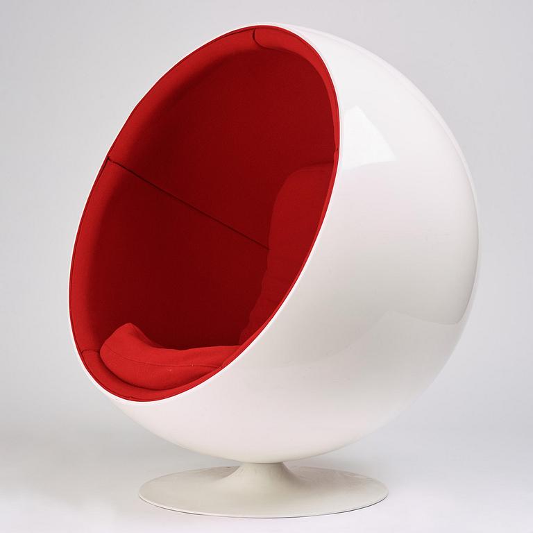 Eero Aarnio, a "Ball Chair", Adelta, Finland, post 1996.