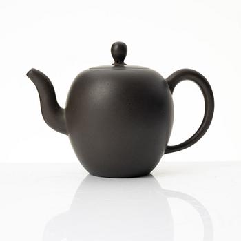 Gu Jingzhou, A dark yixing teapot, 1980s.