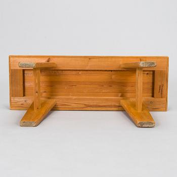 Bänk, Krogenäs möbler, Norge, 1900-talets andra hälft.