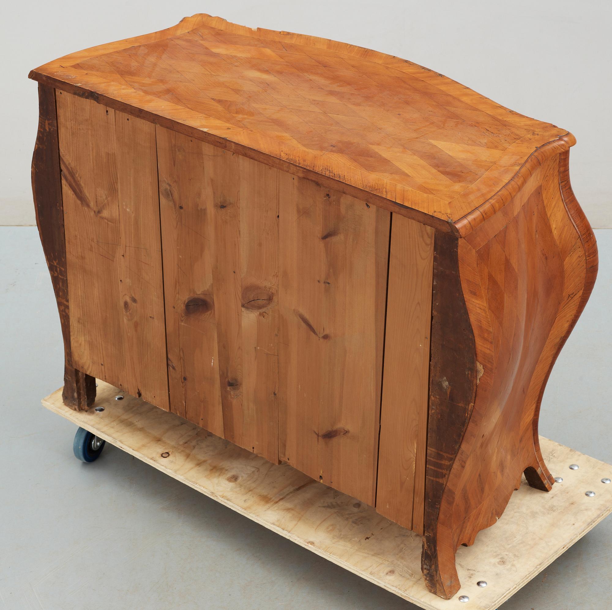 BYRÅ, rokoko, 1700-talets andra hälft.