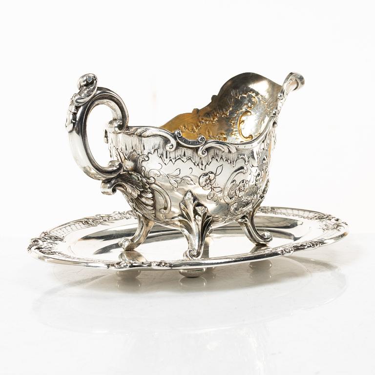 J.H Werner, sauce boat on tray, silver, Rococo style, Germany early 20th century.